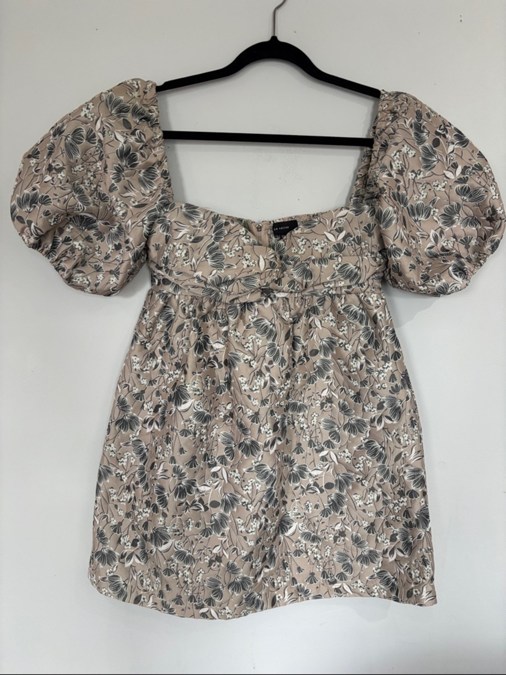 En Saison Beige Floral Puff-Sleeve Square Neck Top